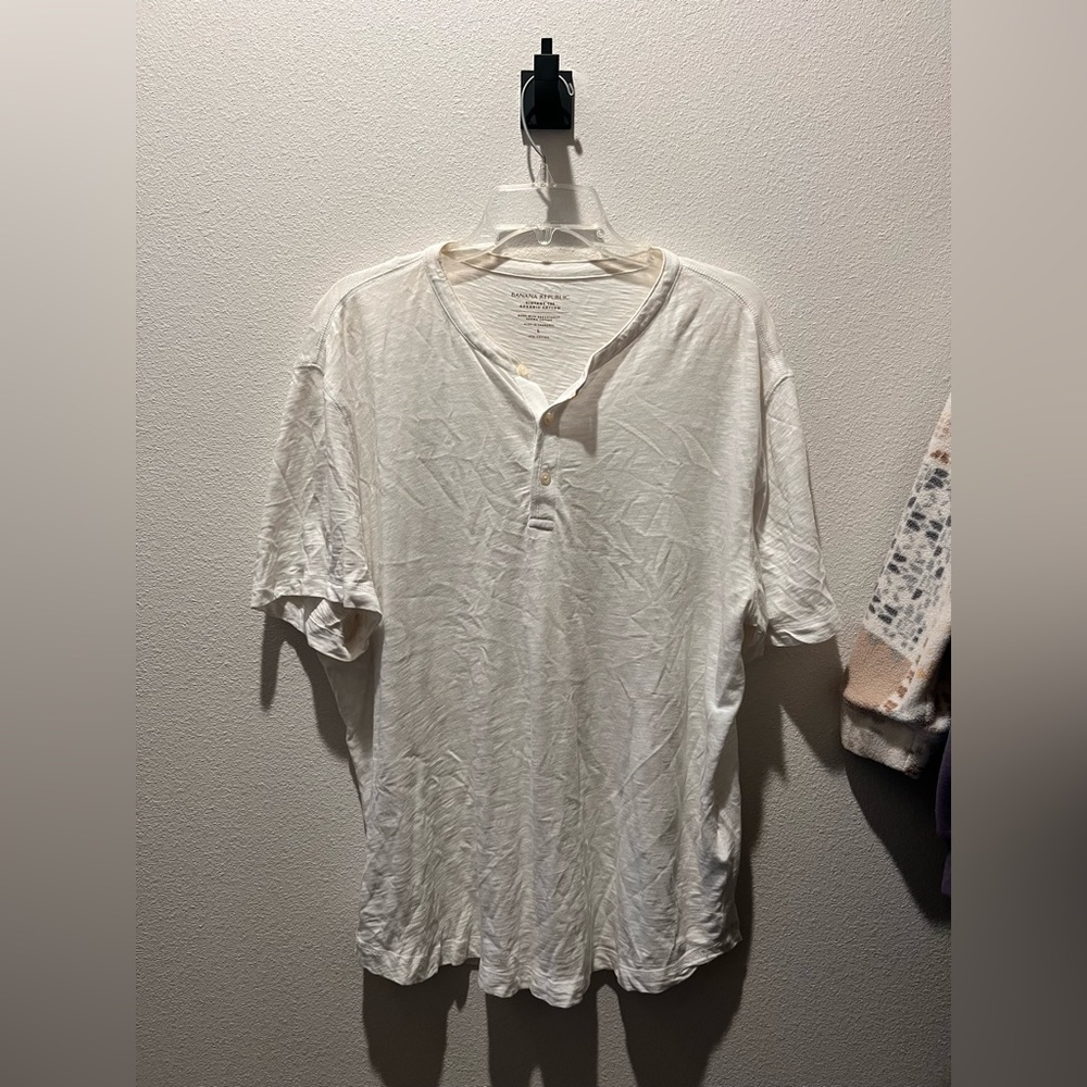 Banana Republic Vintage T